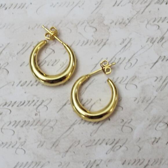 New Small Gold Over 925 Silver Post Hoop Earrings  E37 - Picture 1 of 4